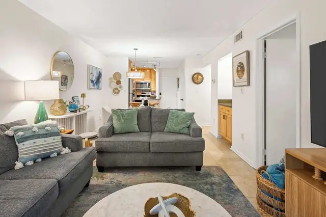 Living room at Fiddler’s Cove 5B